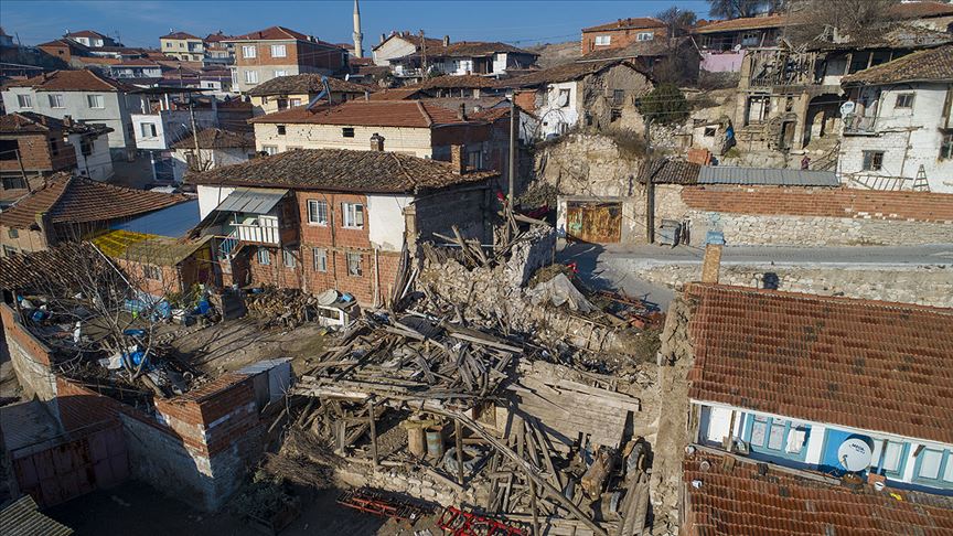 Manisa’daki deprem sonrası hasar tespit çalışması başlatıldı