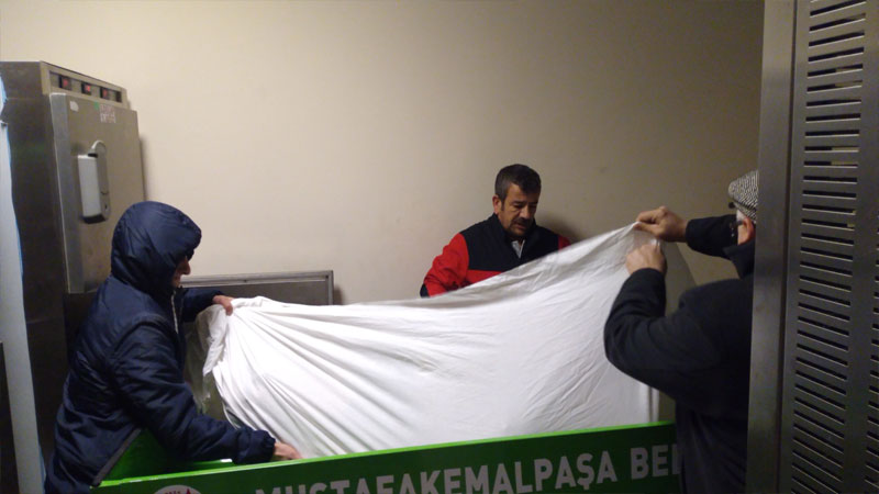 3 gündür haber alınamayan eski radyocu evinde ölü bulundu 3 gündür haber alınamayan eski radyocu evinde ölü bulundu