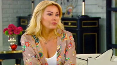 Göbeğini saklamıştı! Bikinili yakalandı