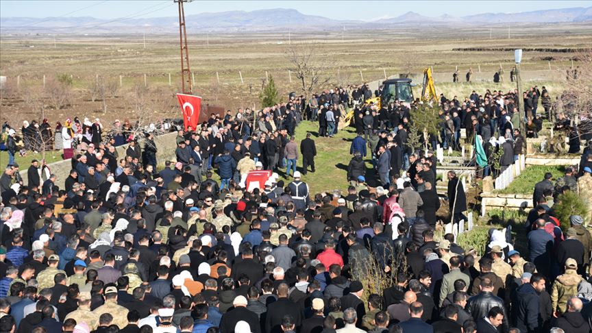 Şehitlerimize son görev