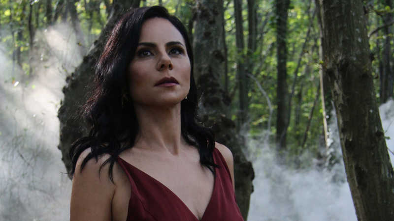 Şarkılarını yollarda yazıyor