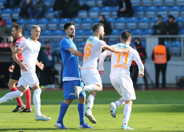 Nefesleri kesti; tur 90+6’da geldi