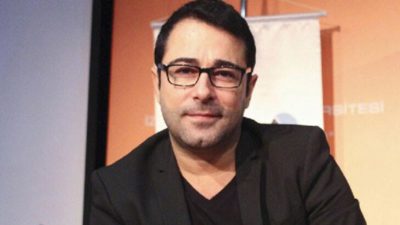 Ünlü şarkıcı hastaneye kaldırıldı