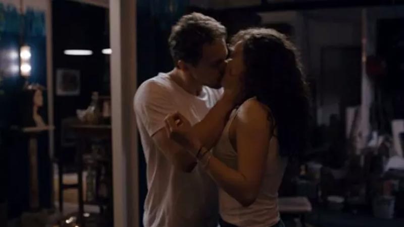 Sahneleriyle olay olan dizide aşk bombası patladı!