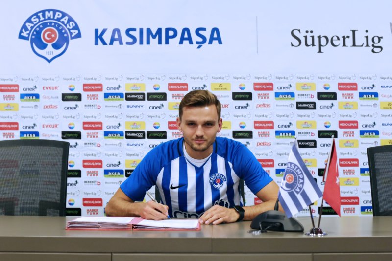 Süper Lig ekibine Çek stoper! 1 cekya