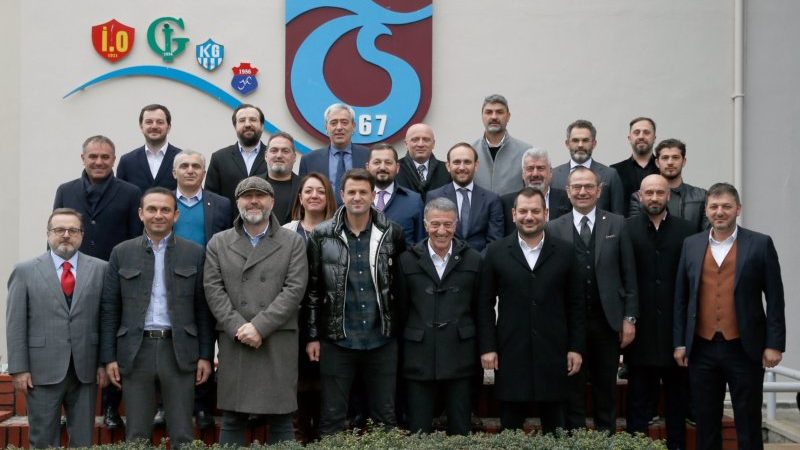 Çimşir’e destek tam Trabzonspor Başkanı Ahmet Ağaoğlu ve yönetim kurulu üyeleri, Teknik Direktör