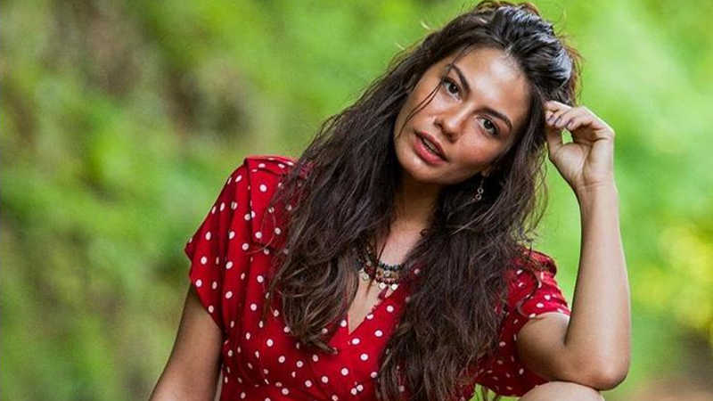 Demet Özdemir’in bikinili pozuna yarım milyonu aşkın beğeni