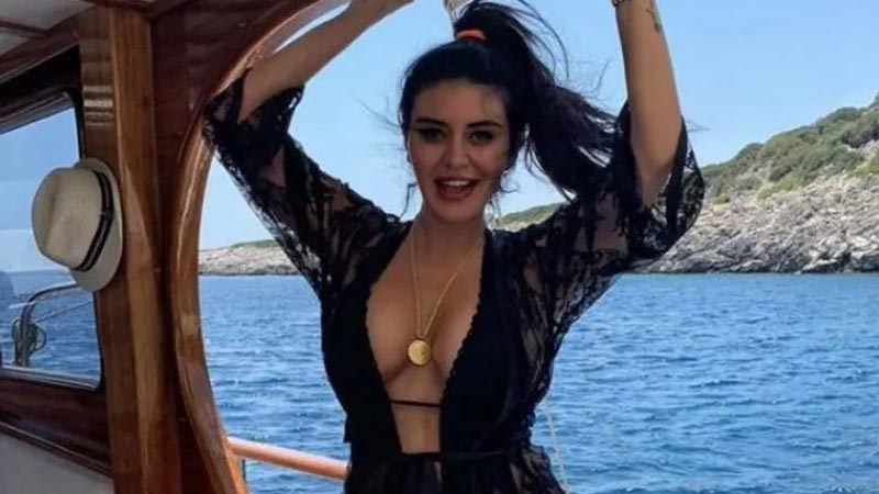 Bikinili pozları sosyal medyayı salladı! ‘Çocuğun bakışları…’