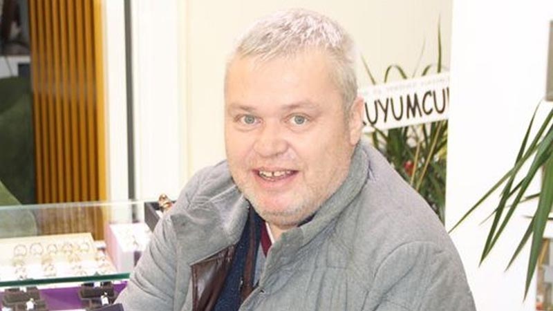 Tiyatro dünyasından bir yıldız daha kaydı