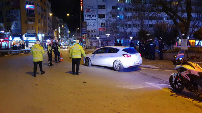 Gemlik'te yeni yılın ilk dakikalarında havaya ateş edenler, termal drone