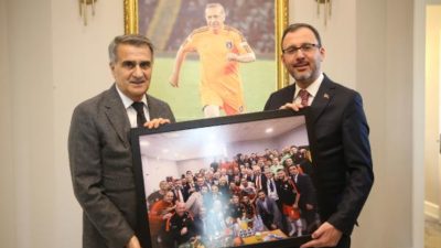 Şenol Güneş’e ziyaret etti