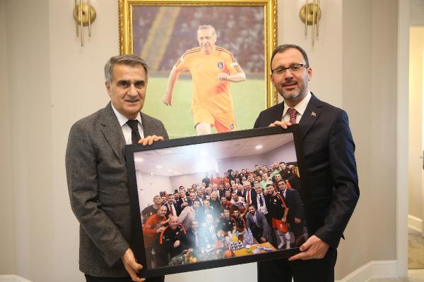 Şenol Güneş’e ziyaret etti