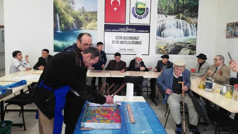 Huzurevi Sakinleri Hayatın Renklerini Paylaşıyor Huzurevi Sakinleri Hayatın Renklerini Paylaşıyor