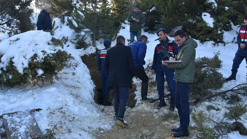 Kaymakamın dikkati yakalattı! Kardaki ayak izlerini takip etmiş