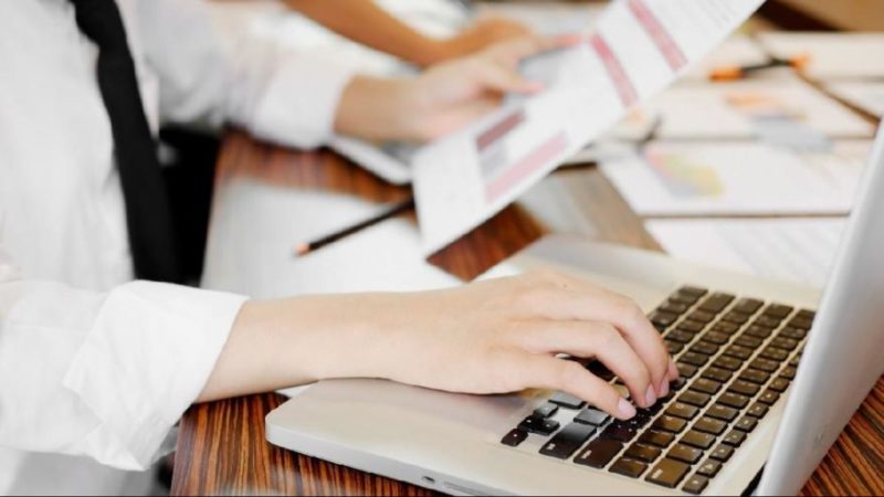 İşe erken geldi kovuldu