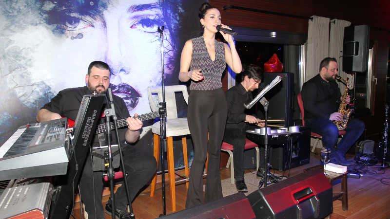 Olympos Bar’da Beste’li gece