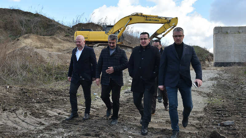 Mustafakemalpaşa’da 3. köprü 2 ay sonra bitiyor Mustafakemalpaşa Belediye Başkanı Mehmet Kanar, yoğun Ankara temaslarının ardından yarım