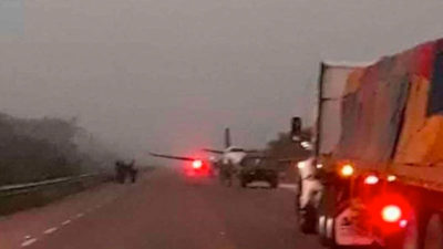 Yola inen uçağa operasyon