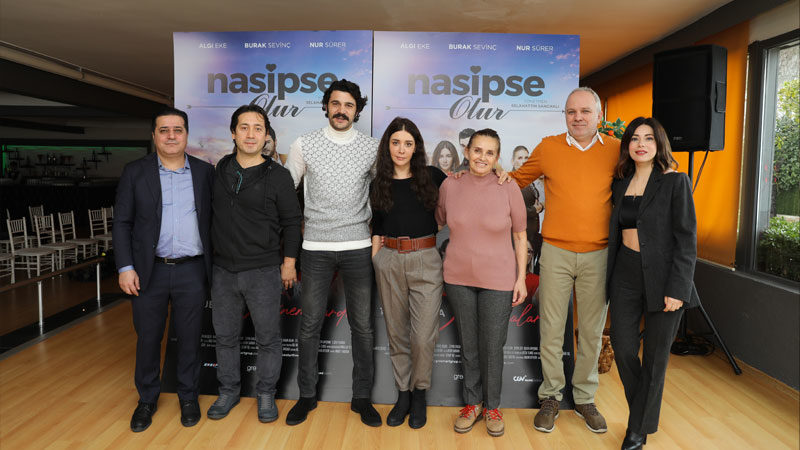 Yeşilçam tadında bir film Başrollerini Algı Eke ve Burak Sevinç'in paylaştığı ‘Nasipse Olur' filminin
