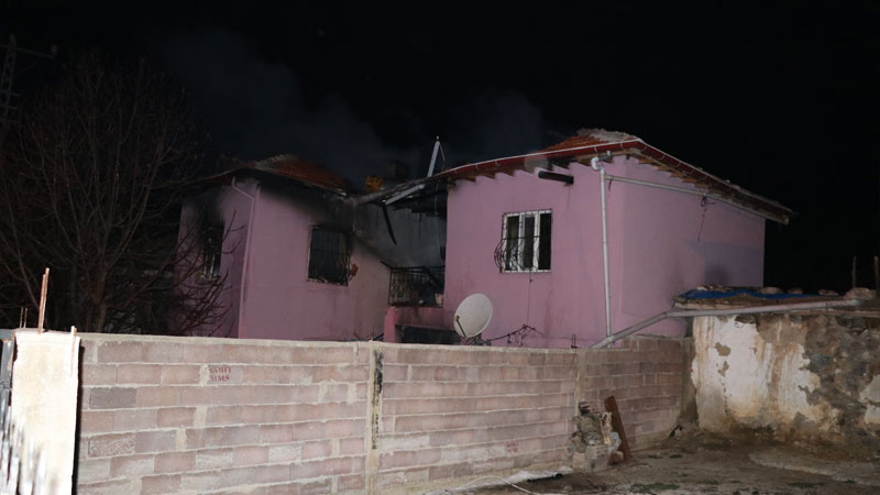 Yangın faciası: 4 ölü, 3 yaralı