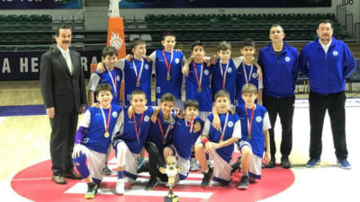 Küçük erkeklerde potada şampiyonluk geleneği değişmedi