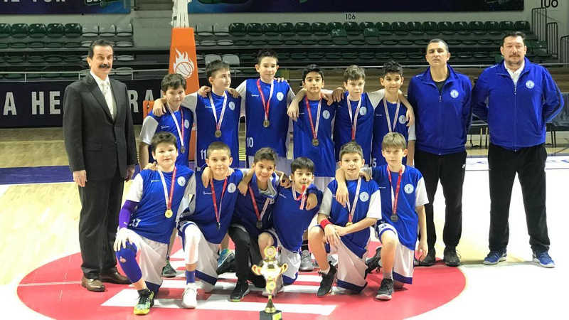 Küçük erkeklerde potada şampiyonluk geleneği değişmedi Küçük erkeklerde potada şampiyonluk geleneği değişmedi