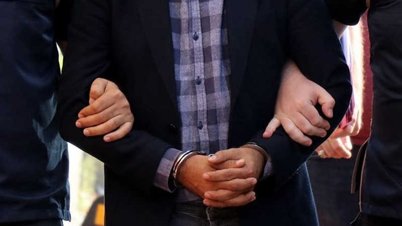 Bir rahip terör şüphesiyle gözaltında