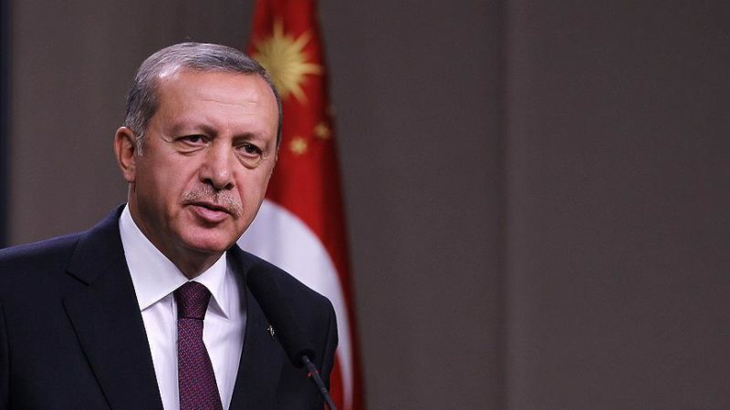 Cumhurbaşkanı Erdoğan, 5 belediye başkanının AK Parti'ye katılmasını hatırlattı ve