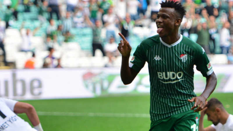 O kupa ertelendi… Shehu gitmiyor…