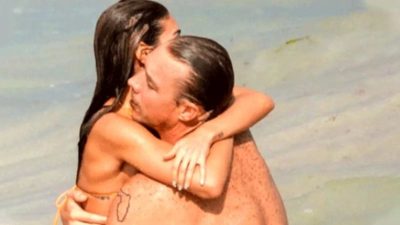 Adı Aleyna Tilki ile anılmıştı, ünlü DJ sevgilisiyle denizde böyle aşka geldi