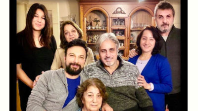 Tarkan’dan aile fotoğrafı