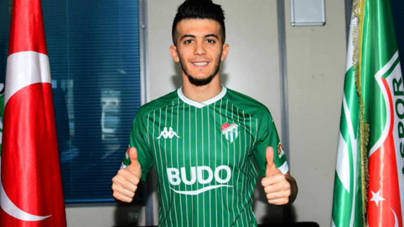 Yeşil beyaz formayı giydi