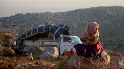 İdlib’deki saldırılardan kaçan 31 bin sivil daha Türkiye sınırı yakınlarına göç etti