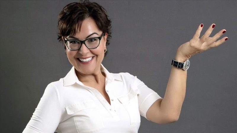 Aralarında Çağan Irmak, Mustafa Şevki Doğan, Demet Akbağ, Öykü Gürman,