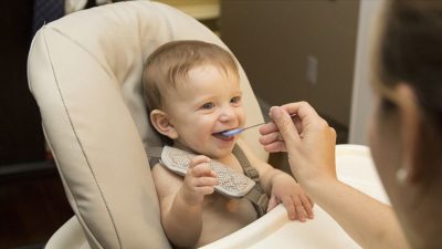 Bebeklerde ‘Uzun süre püre kıvamında beslenme’ uyarısı