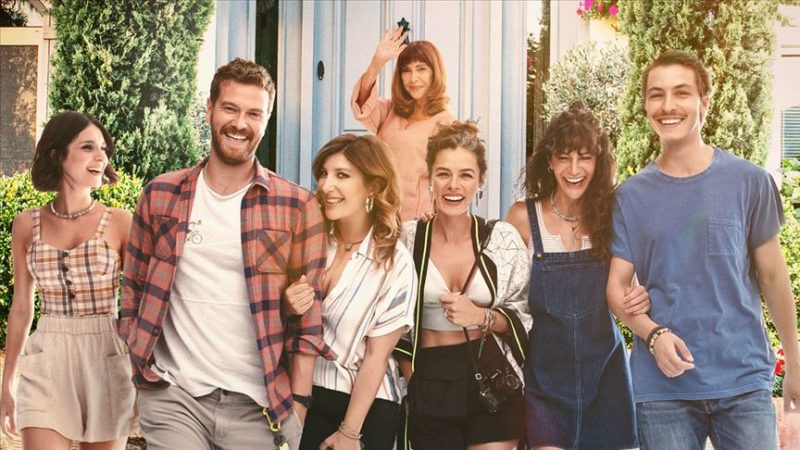 Caner Özyurtlu'nun yönetmen koltuğunda oturduğu "Biz Böyleyiz" filmi, 10 Ocak'ta