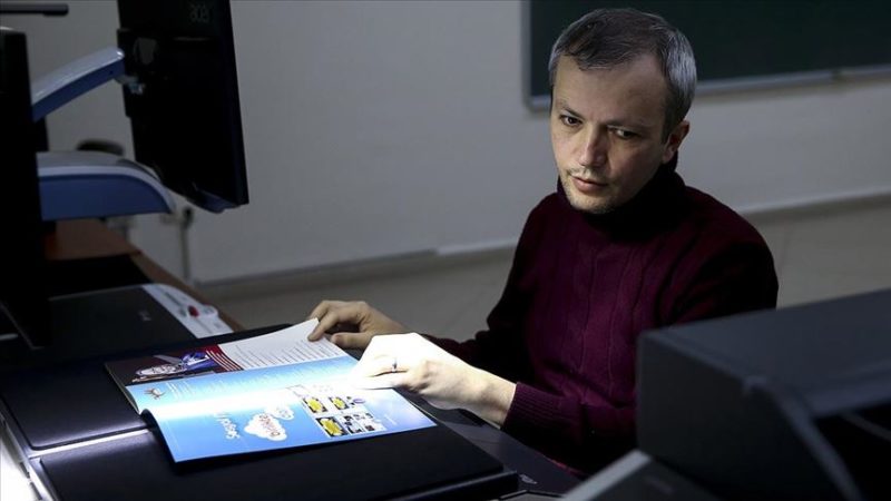 Görme engelini azmi ve başarısıyla aşan 37 yaşındaki Mustafa Gürses,