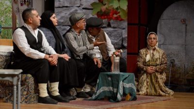 Mali müşavirler tiyatro sahnesinde stres atıyor