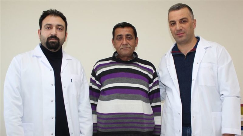 Karın ağrısı şikayetiyle hastaneye giden Şükrü Karacan iç organlarının ters