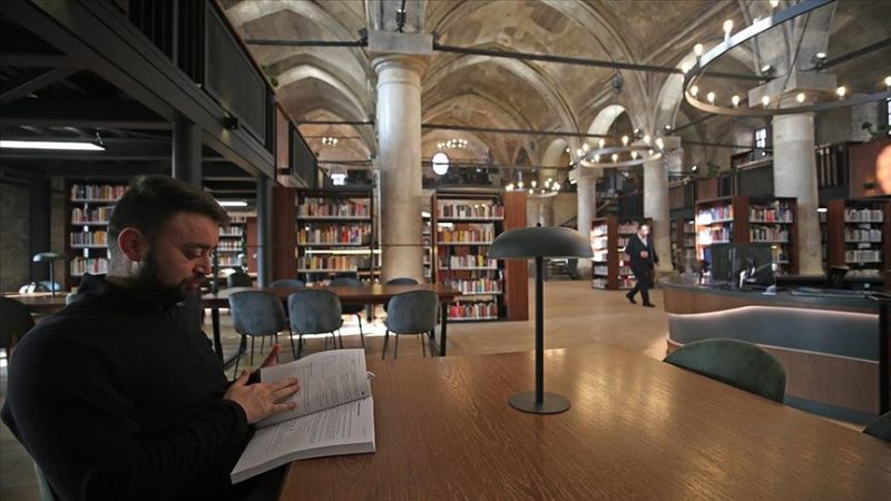 Kayseri'de Meryem Ana Kilisesi olarak bilinen ve Şehir Kütüphanesi'ne dönüştürülen