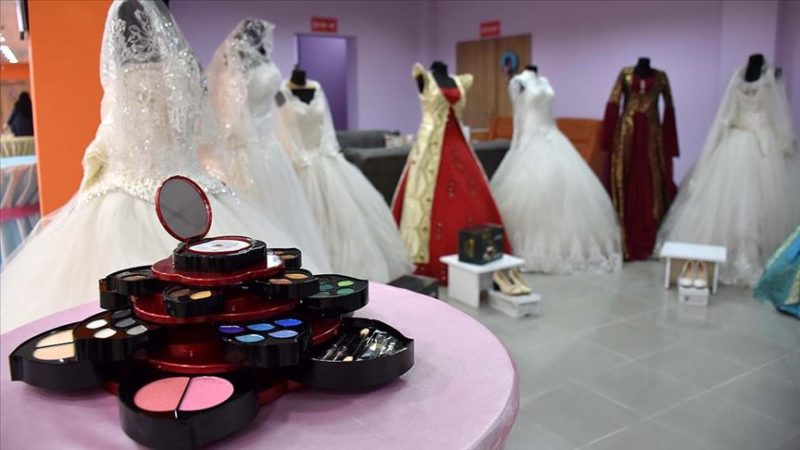 Malazgirt Kaymakamlığınca hayata geçirilen "Beyaz Kuğu Projesi" kapsamında Aile Destek