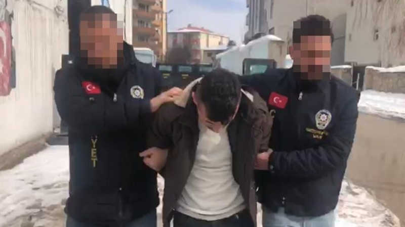 150 lira için arkadaşını öldürdü