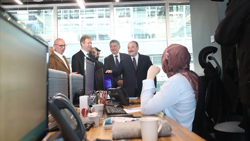 Bakan Varank’tan yerli teknoloji üreticilerine ziyaret