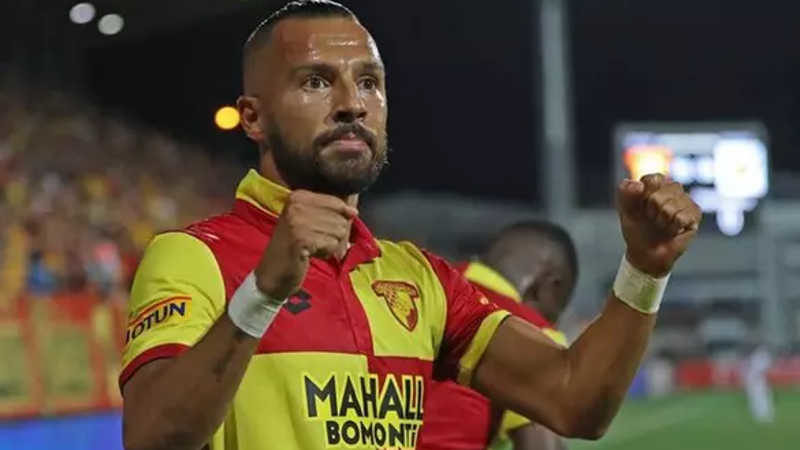 Sivasspor, Yasin Öztekin’i renklerine kattı Lider D.G. Sivasspor, ligin ilk yarısında Göztepe formasını giyen Yasin