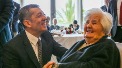 Gülümseten diyalog: ‘Senin görevin ne?’