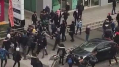 50 lise öğrencisi birbirine girdi