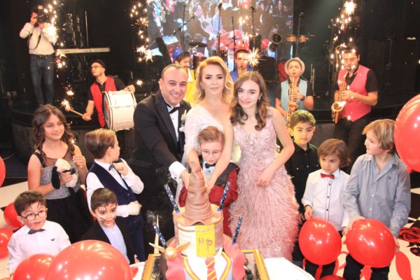 Egemen için çifte kutlama Egemen için çifte kutlama