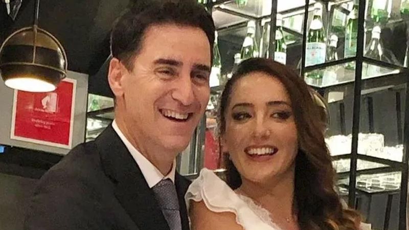 Geçen yıl apar topar evlenmişlerdi! Haberi duyurdu Geçen yıl apar topar evlenmişlerdi! Haberi duyurdu