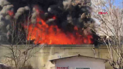 Kimya fabrikasında büyük yangın