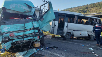 Katliam gibi kaza: 4 ölü, 8 yaralı